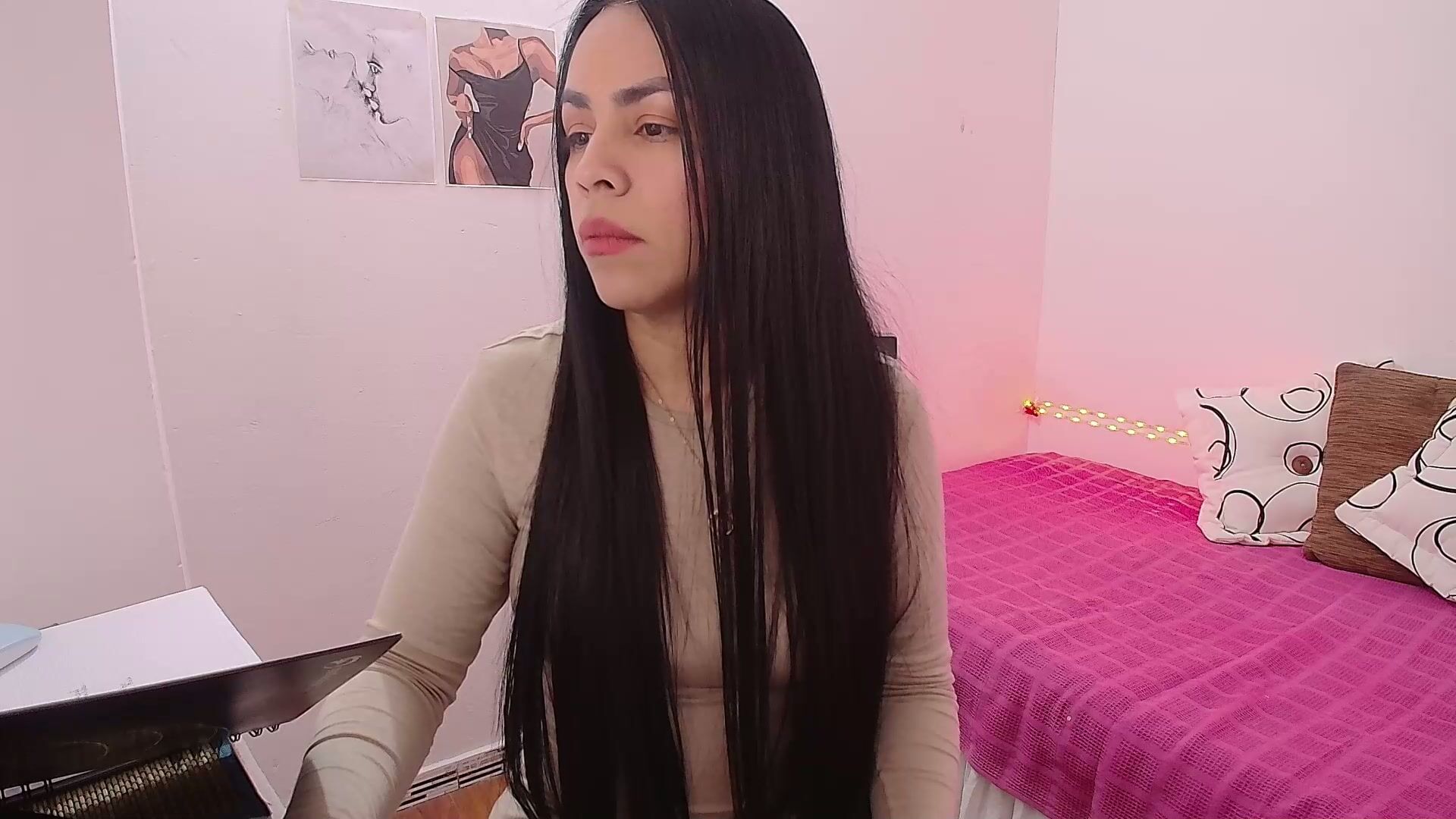 Allyvega free cam show 01/28/2026