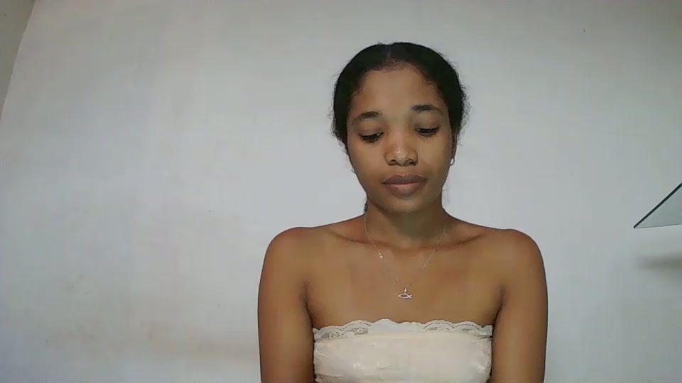 Aguas2050 squirt posing on cam