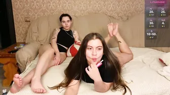 Twobabesweet on webcam 28 January 2026