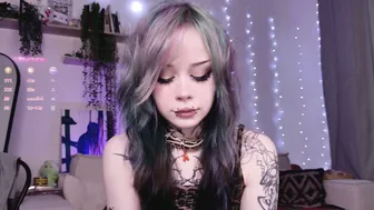 _lollyshy_ emo - 01/28/2026