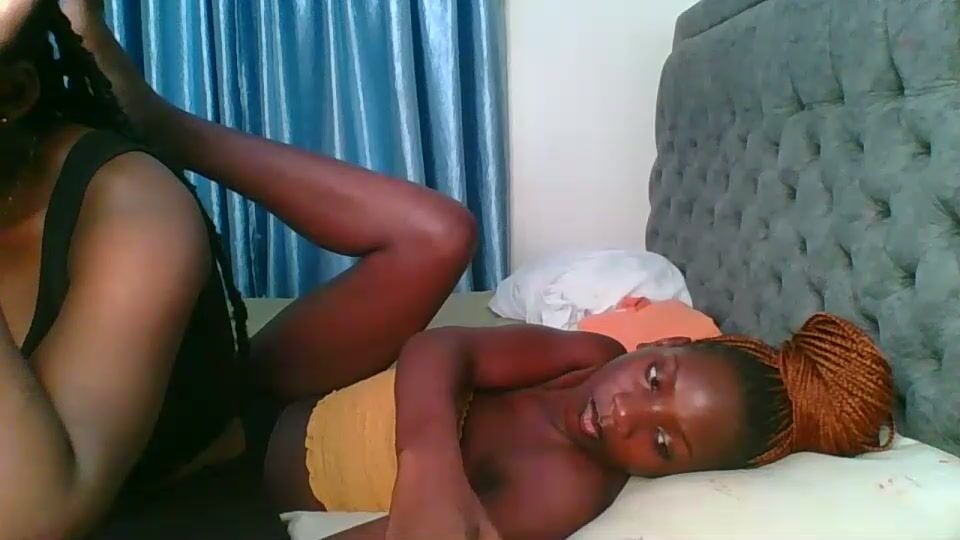 Cutie_liqy lesbian on live cam