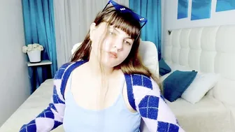 miss__poly posing on webcam nude
