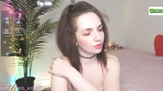 Kris_kiskis cam sex chat 19 June 2025