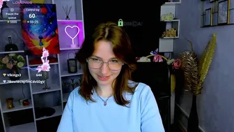 Helli_belli cam sex chat 06-20-2025