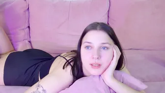 tinaburton posing on cam 01-30-2026