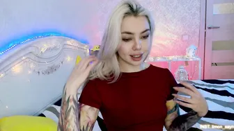 lillimooore posing on webcam (01-31-2026)