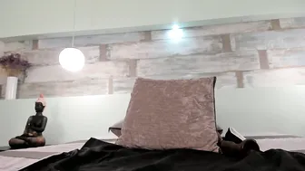 Valeriiee21 (01/31/2026) latina