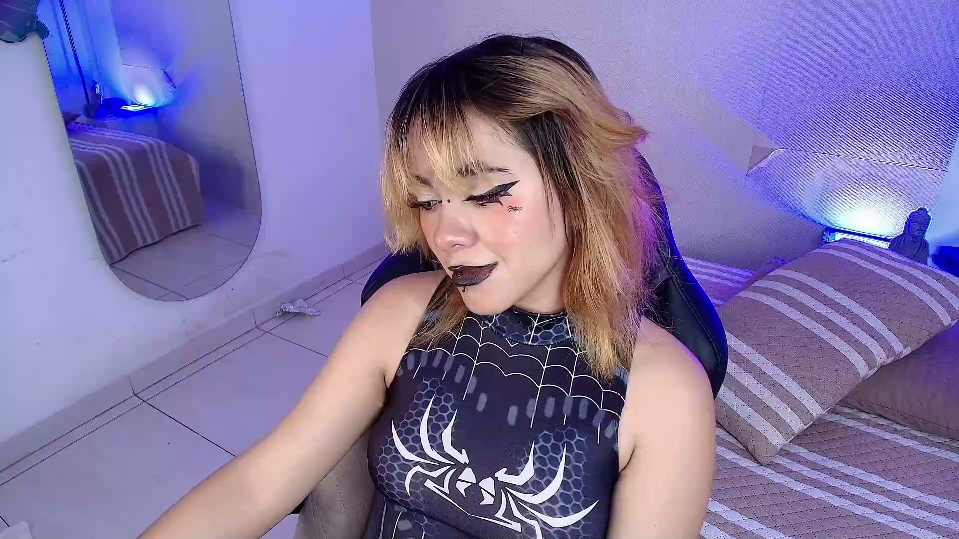 Ninasakura_69 sex chat chat sex