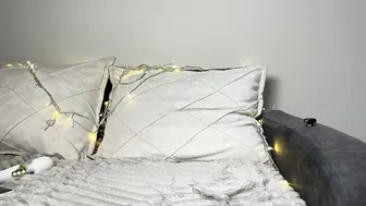 Tinyholess on webcam 01/31/2026