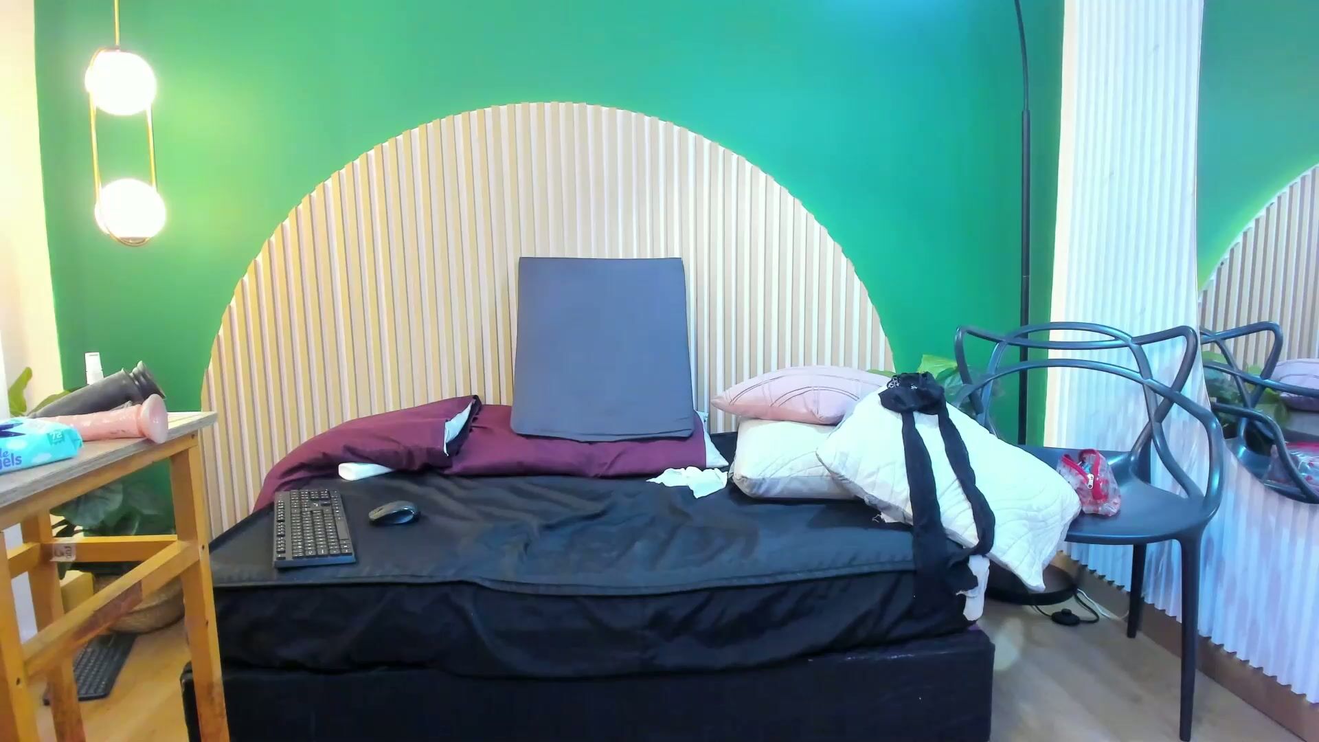 dahianeconnor legs 01/31/2026