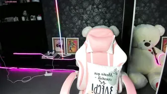 emiliyaqueen video chat porn (06-20-2025)
