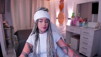 Vayolett_bass latina live cam video