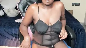 trizzytariaa recorded nude video 651114