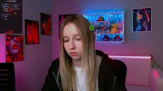 monalove_ shy 02-Feb-2026