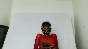 Essypetite ebony show