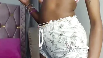 Tinashe004 posing on cam (02/03/2026)
