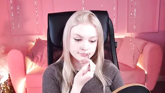 Graceglamour posing on webcam 03-Feb-26