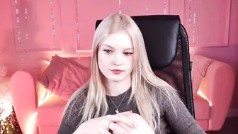 Graceglamour posing on webcam 03-Feb-26