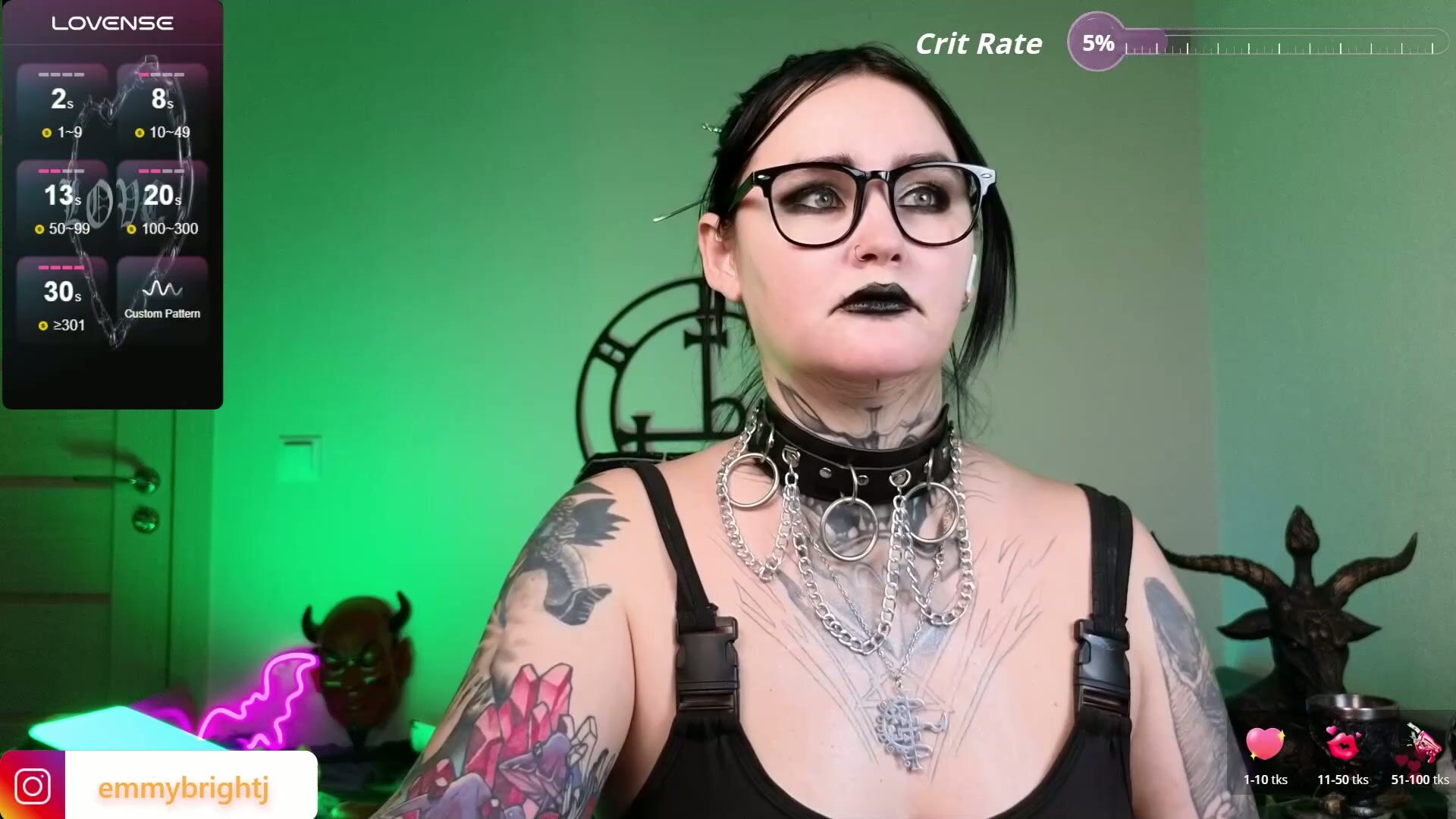 Emmybrightj_ posing on webcam porn chat