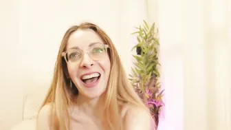 Luna_riva posing on cam (02/03/2026)