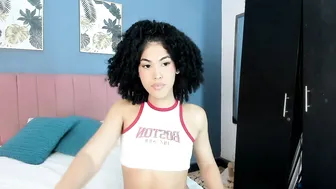 khloelatina 18 02-04-2026