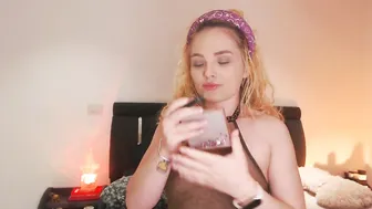 Annaevv hot webcam porn posing on webcam