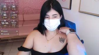 nina_harpper_ 02-04-2026 posing on webcam