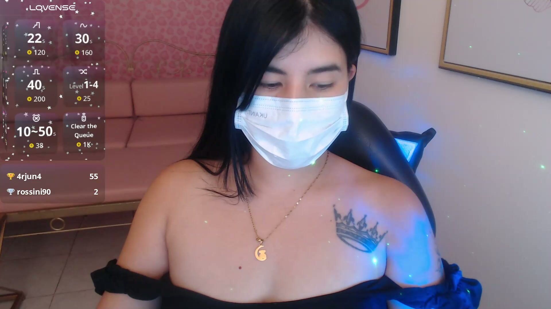 nina_harpper_ 02-04-2026 posing on webcam