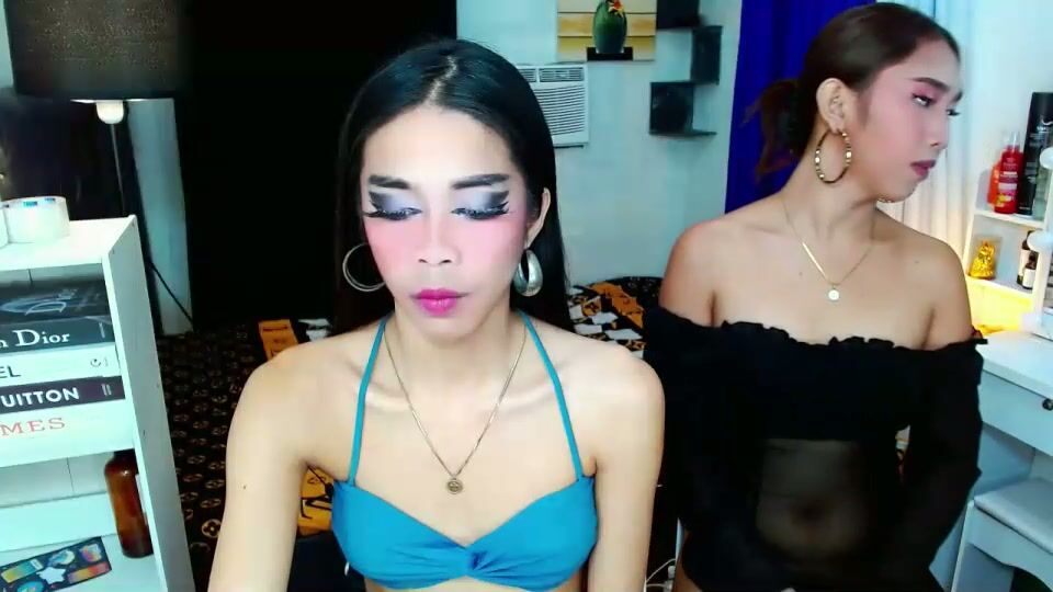 magnificenttranny squirt live webcam show