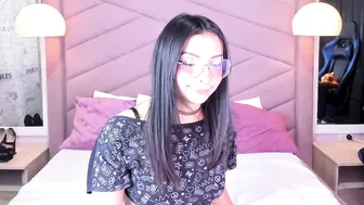 Miaweiss nude chat 04-Feb-26