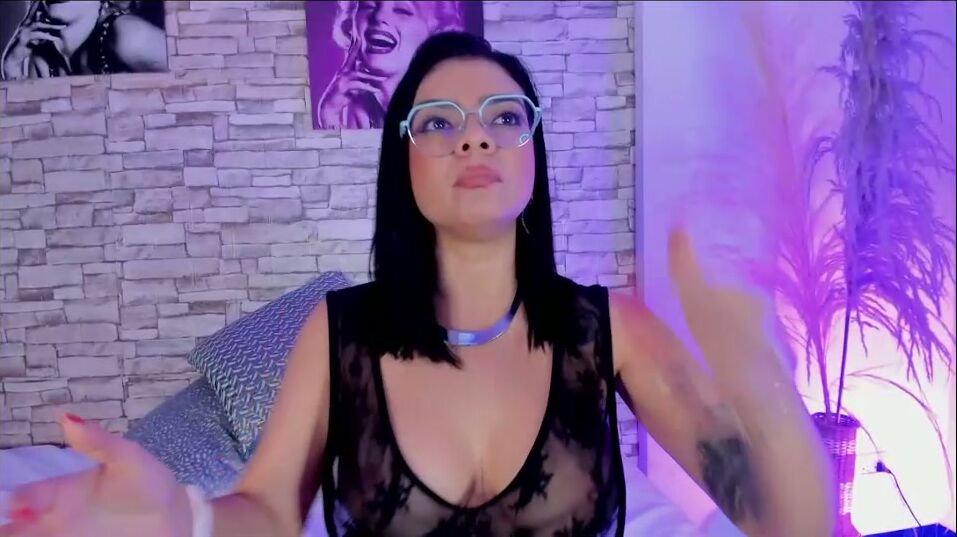 Miiaa_monroe horny amateur video 05 February 2026
