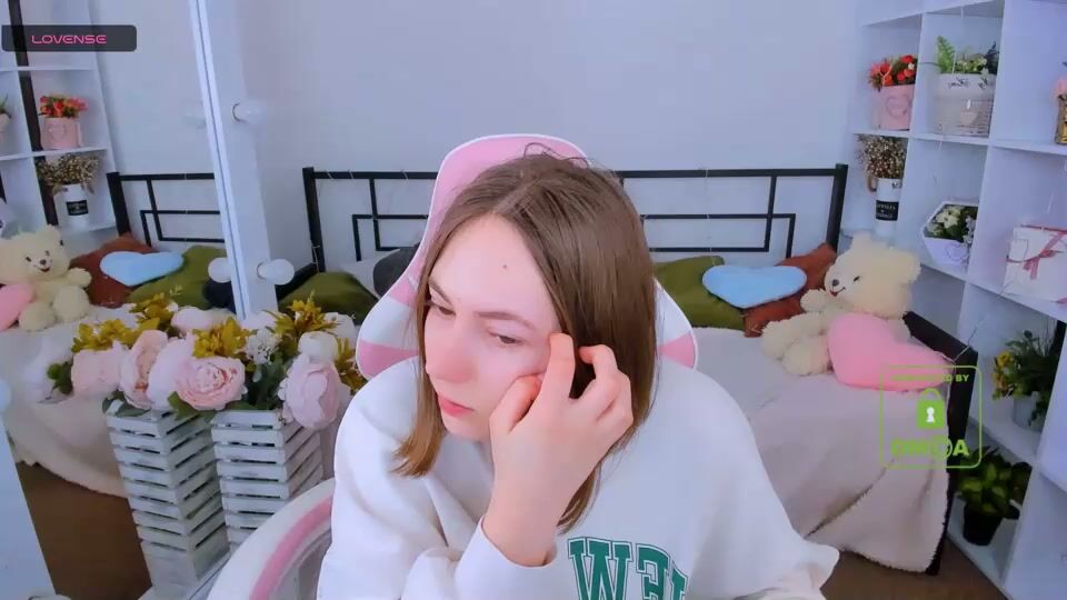 elma_lily show cam girl chat