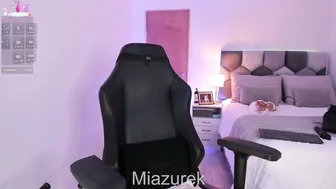 miazurek chat sex cam (02-06-2026)