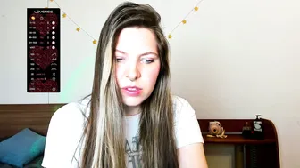 Anya_seven bigass on webcam