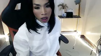 Likliklicklengleng petite webcam chat