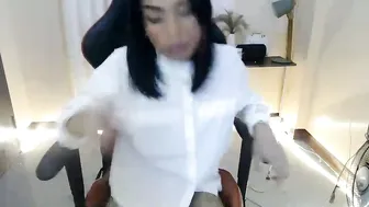 Likliklicklengleng petite webcam chat