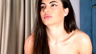 yasminaluna posing on cam camvideo