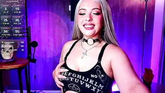 Victoriabathory bigboobs live on cam