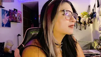 Molly_shake control cam