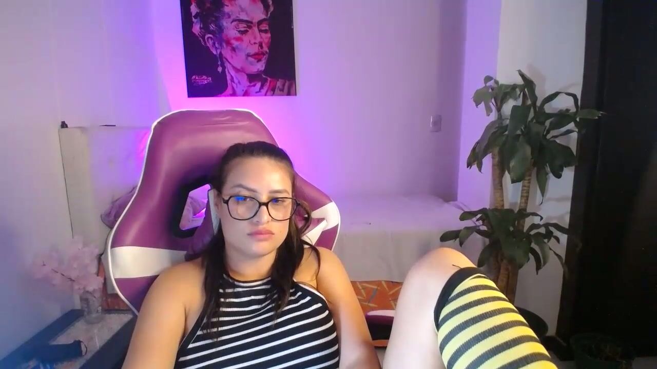 Esmeralda098 latina chat sex