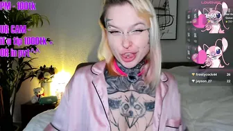 max69alexa tattooedgirl naked on cam