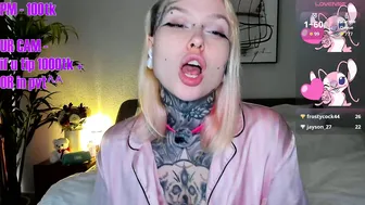 max69alexa tattooedgirl naked on cam