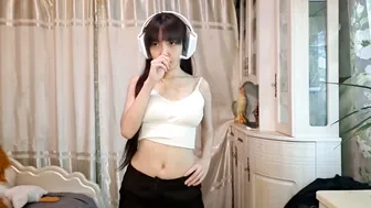 dedrateaford 18 posing on cam