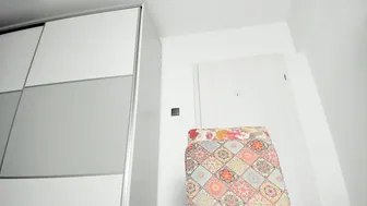 Snow_flakee cum posing on cam