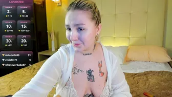 anet_dream posing on webcam 02/08/2026
