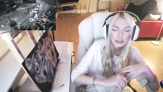 Tinykylie gaming live cam show