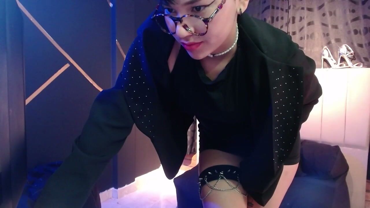 Ise_lunny posing on webcam (02-09-2026)