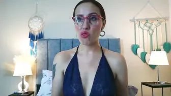 iberianmoonmk anal posing on webcam