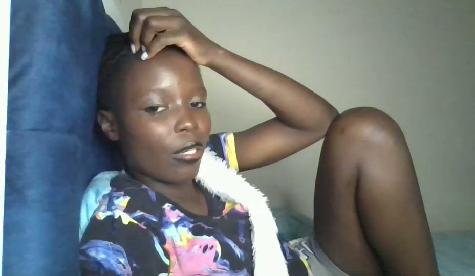 Pretty_petite_ebony amateur cam (02-10-2026)