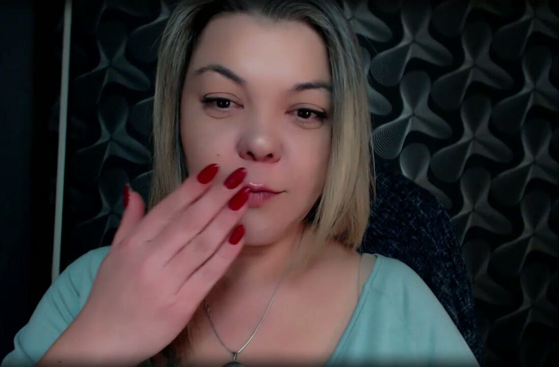 Cyberdomme posing on cam 02/10/2026